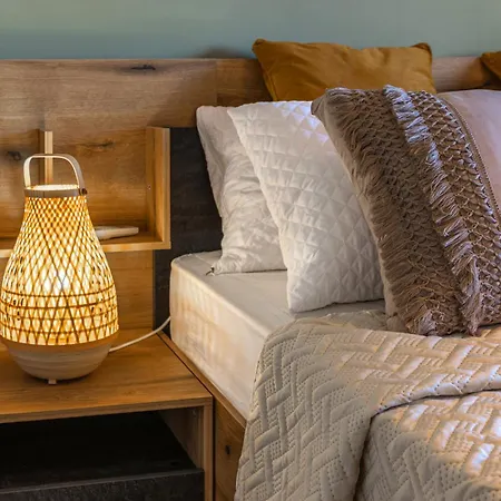 Center * ヘルソニソス