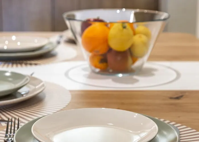 Center * Χερσόνησος